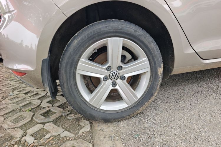 大众 高尔夫 2017款 230TSI 手动舒适百万辆纪念版车身外观6008