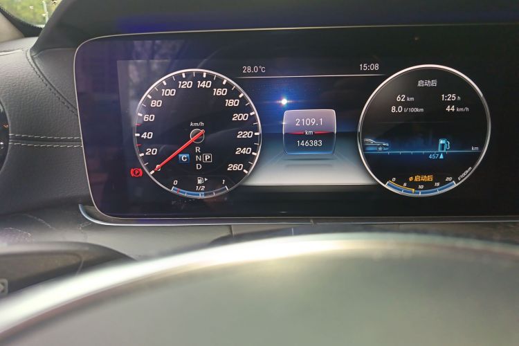 奔驰E级 2016款 E 200 L 运动型中控内饰15