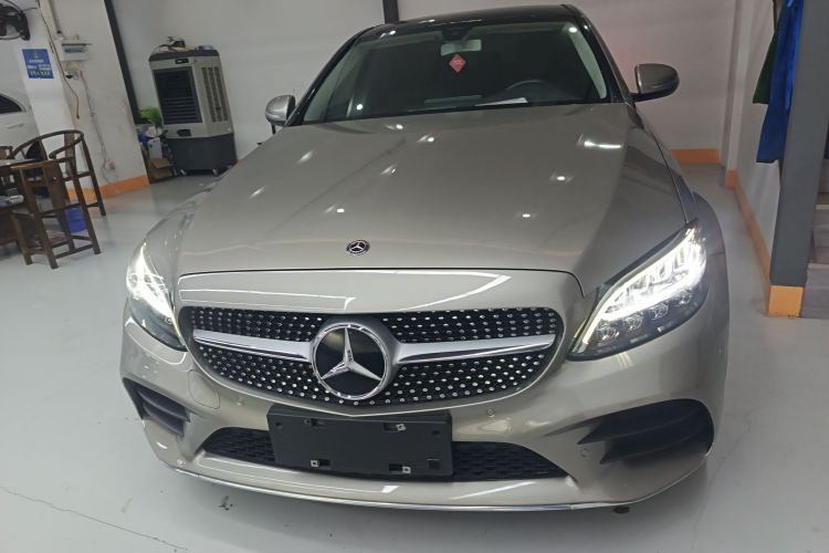 奔驰C级 2019款 改款 C 260 L 运动版车身外观2