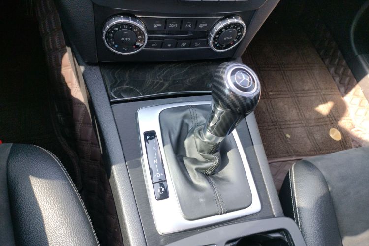 奔驰C级 2013款 C 260 时尚型 Grand Edition局部细节18