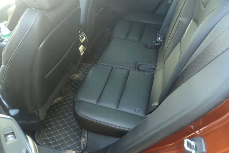 凯迪拉克XT4 2021款 28T 两驱领先型中控内饰21