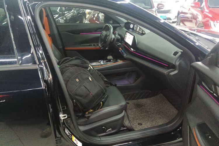 长安UNI-V 2023款 1.5T 尊贵型局部细节41