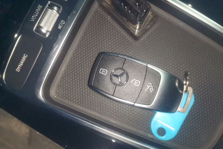 奔驰GLB 2024款 GLB 200 动感型中控内饰11