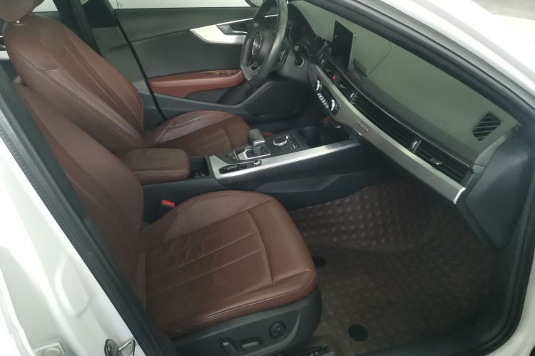 奥迪A4L 2018款 30周年年型 45 TFSI quattro 个性运动版局部细节41