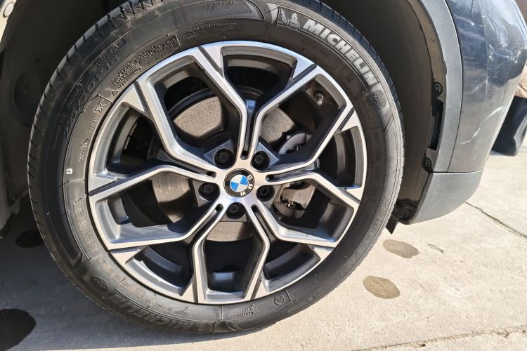 宝马X1 2022款 sDrive20Li 尊享型车身外观10