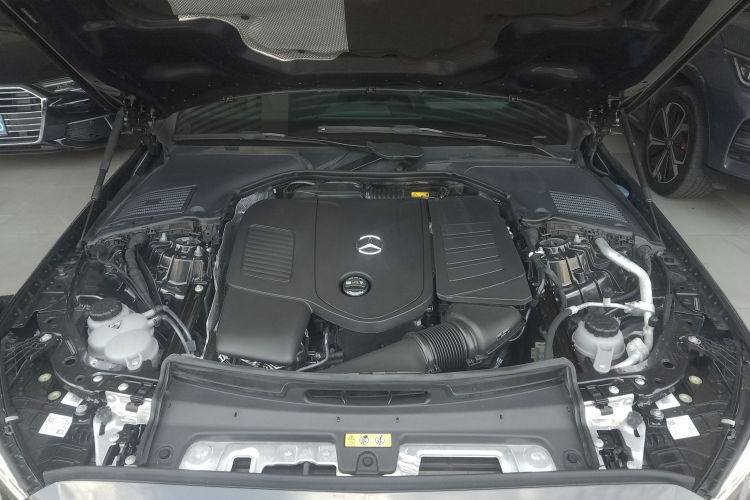 奔驰C级 2022款 C 260 L 运动版机舱底盘24