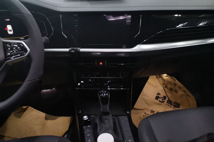 大众 帕萨特 2024款 330TSI 星空精英版中控内饰16