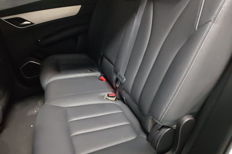 比亚迪 宋MAX 2021款 升级版 1.5T 自动尊贵型 7座中控内饰21