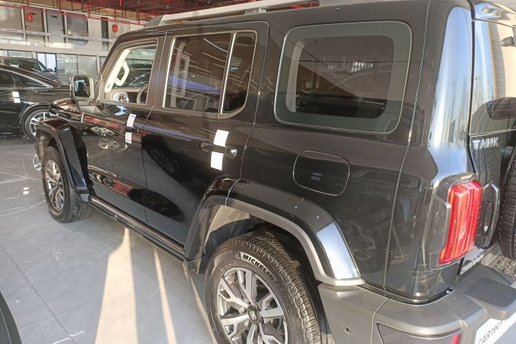 坦克300 2021款 城市版 2.0T 很有型车身外观4