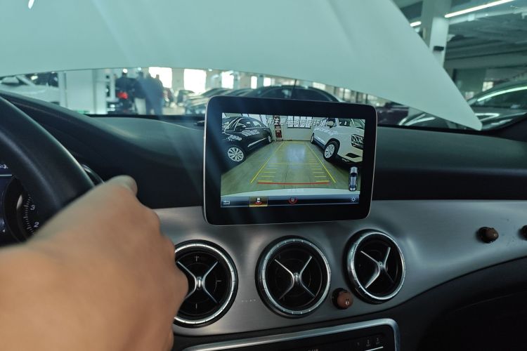 奔驰CLA 2019款 CLA 220 4MATIC中控内饰16