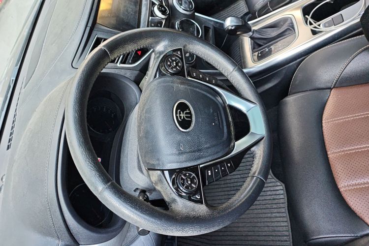 比亚迪 宋 2017款 盖世升级版 1.5TID 自动豪雅型中控内饰13