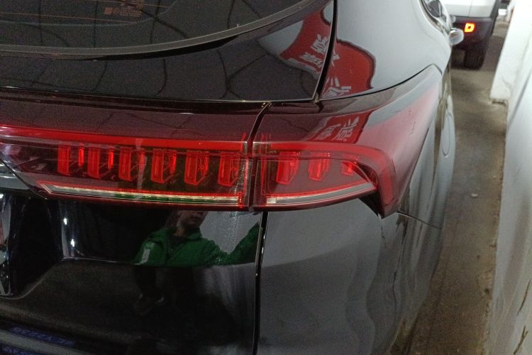 捷途X70 PLUS 2023款 1.5T DCT勇者PLUS 5座车身外观9