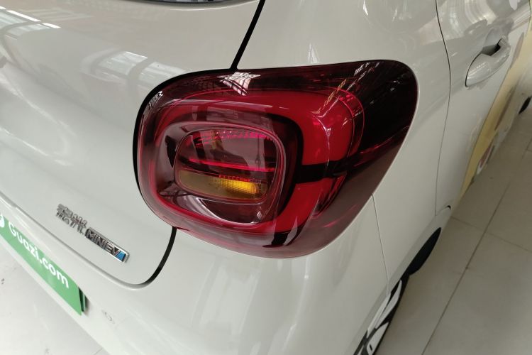 五菱汽车 宏光MINIEV 2025款 四门版 臻享款车身外观9