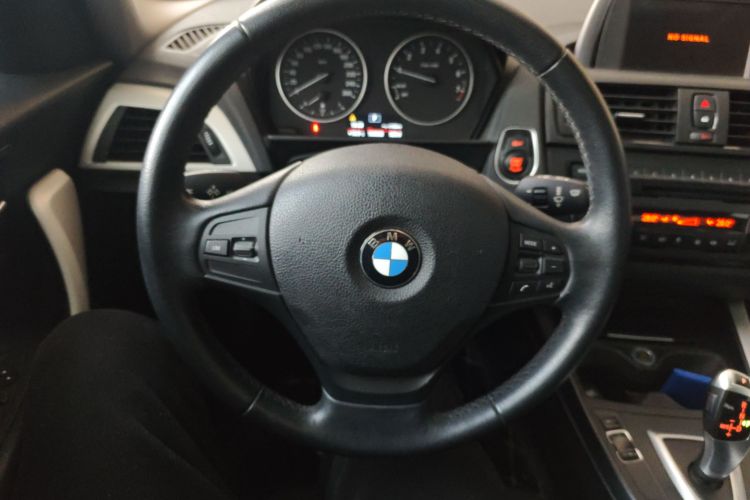 宝马1系(进口) 2013款 改款 118i 领先型局部细节13