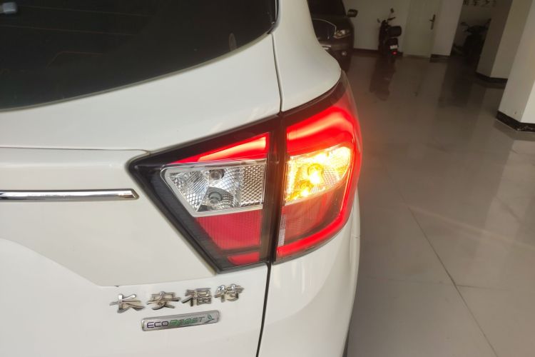 福特 翼虎 2017款 EcoBoost 180 两驱精翼型车身外观9