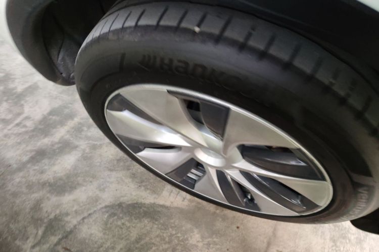 特斯拉 Model Y 2021款 长续航全轮驱动版车身外观6008