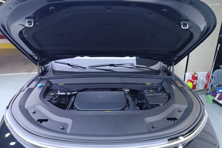 理想汽车 理想L9 2024款 Ultra机舱底盘24