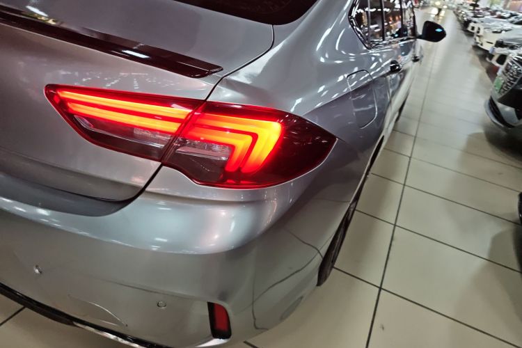 别克 君威 2019款 GS 28T 精英型 国VI车身外观9