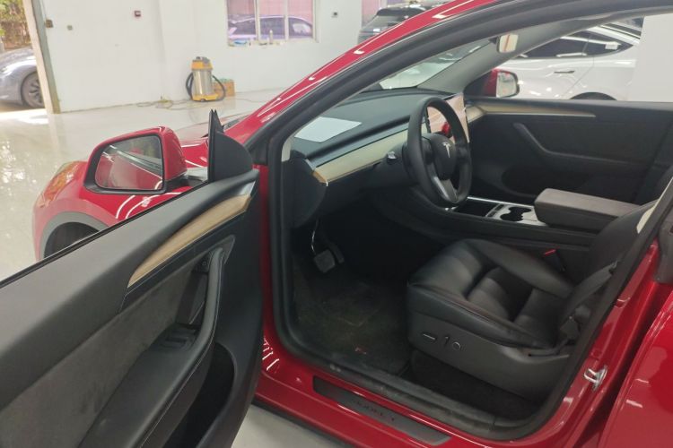 特斯拉 Model Y 2022款 长续航全轮驱动版中控内饰20