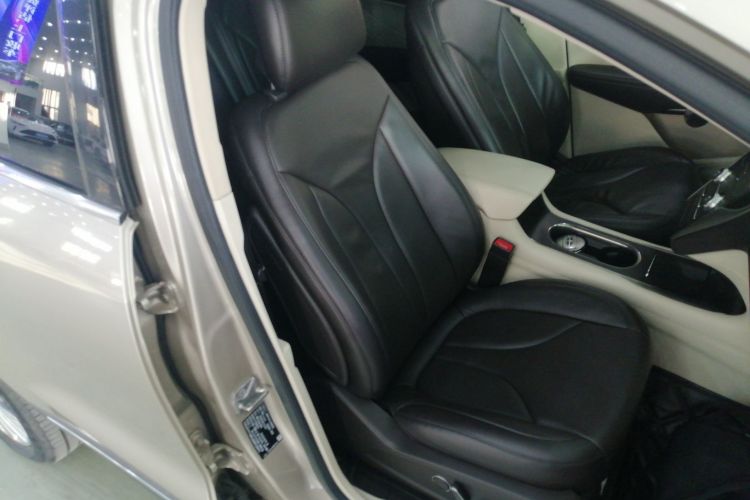 林肯MKC 2014款 2.0T 四驱尊雅版局部细节41