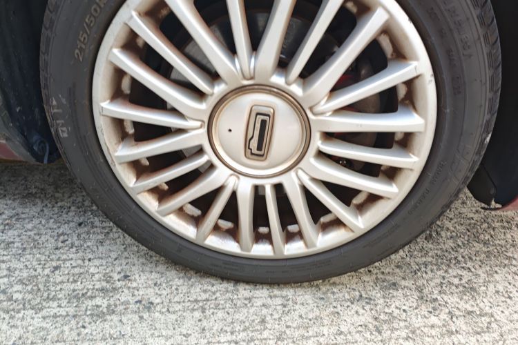 观致3 2014款 两厢 1.6T 自动致悦增强型车身外观10