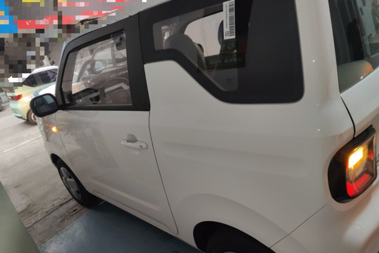 吉利银河 2024款 熊猫mini 200km 耐力熊车身外观4