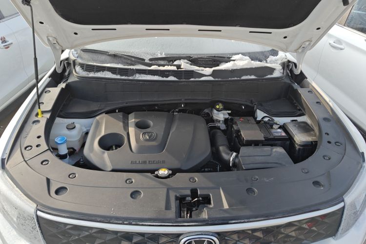 长安CS35PLUS 2022款 1.6L 手动豪华版机舱底盘24
