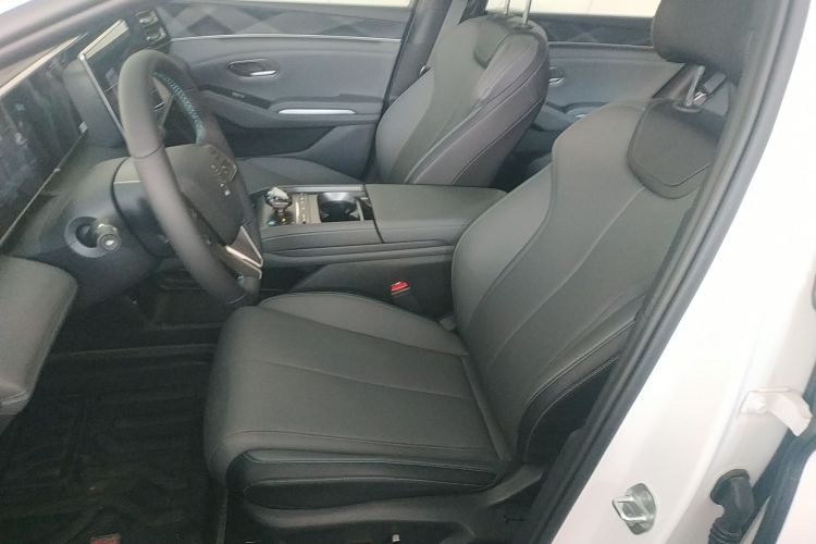 比亚迪 秦L 2024款 DM-i 120KM超越型局部细节19