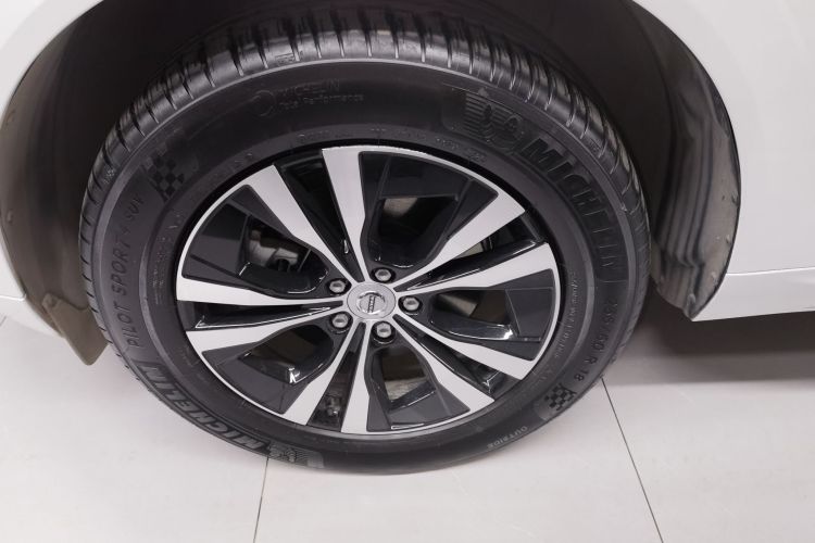 沃尔沃XC60 2025款 B5 四驱智逸豪华版车身外观6007