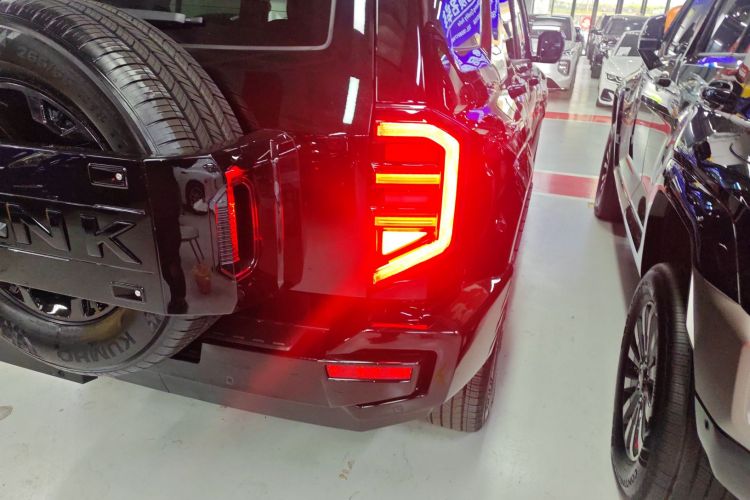 坦克400 2025款 2.0T 汽油版车身外观9