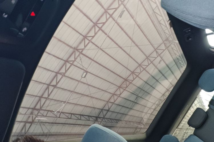 沃尔沃EX30 2025款 后驱长续航版 Plus中控内饰22