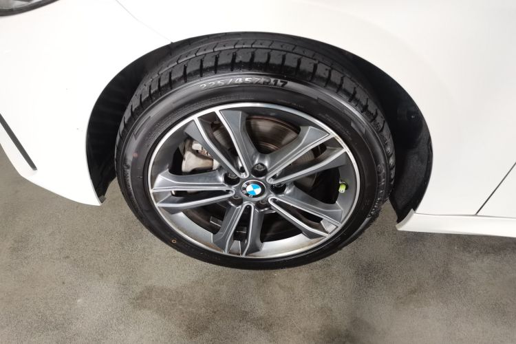 宝马1系 2021款 改款 120i M运动版车身外观6007