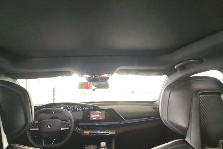 长安UNI-V 2022款 1.5T 运动版中控内饰22