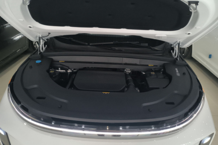 理想汽车 理想L7 2024款 Ultra机舱底盘24