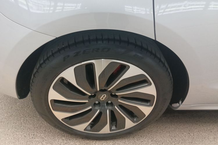 鸿蒙智行 问界M5 2022款 增程四驱旗舰版车身外观6008