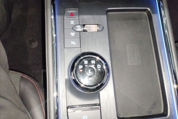 福特 蒙迪欧 2024款 2.0T E-混动运动版 ST-Line中控内饰18