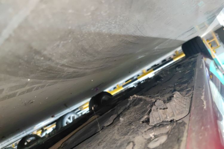 宝马2系(进口) 2015款 218i 敞篷轿跑车机舱底盘29