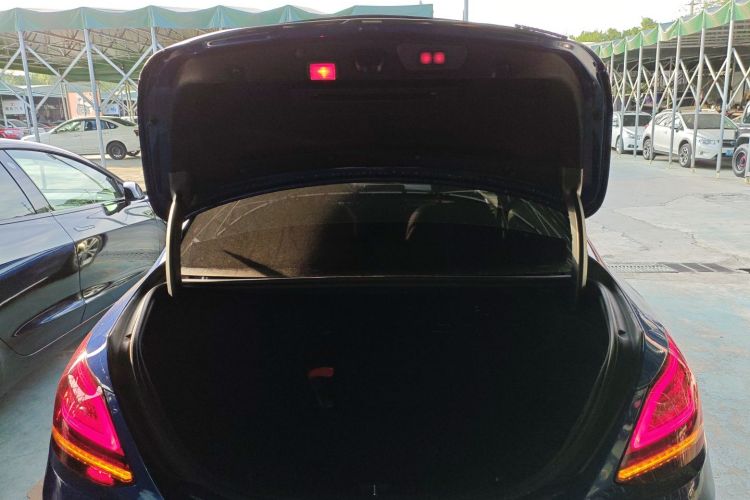 奔驰C级 2020款 C 200 L 时尚型运动版局部细节23