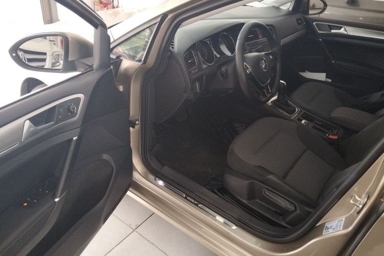 大众 高尔夫 2019款 280TSI DSG舒适型 国V中控内饰20