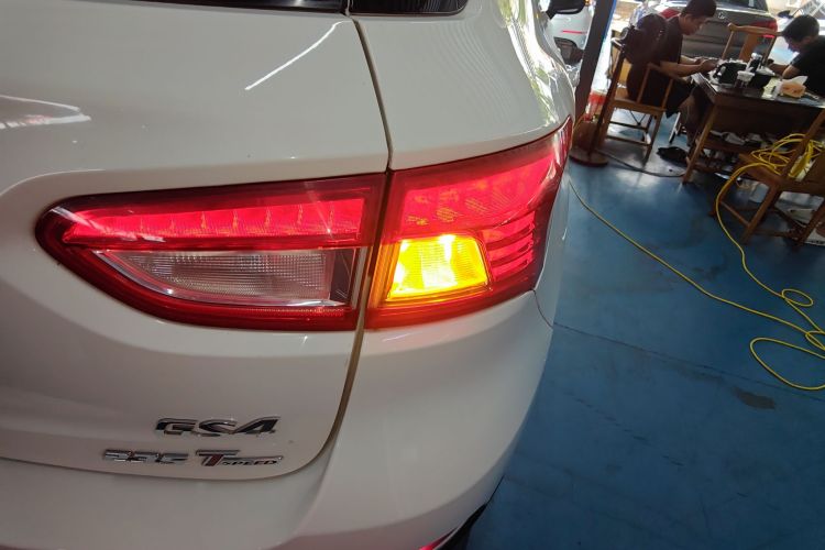 广汽传祺 传祺GS4 2016款 235T G-DCT豪华版车身外观6006