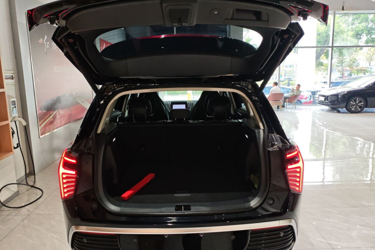 红旗HS3 PHEV 2024款 PHEV 115km 劲为版机舱底盘23