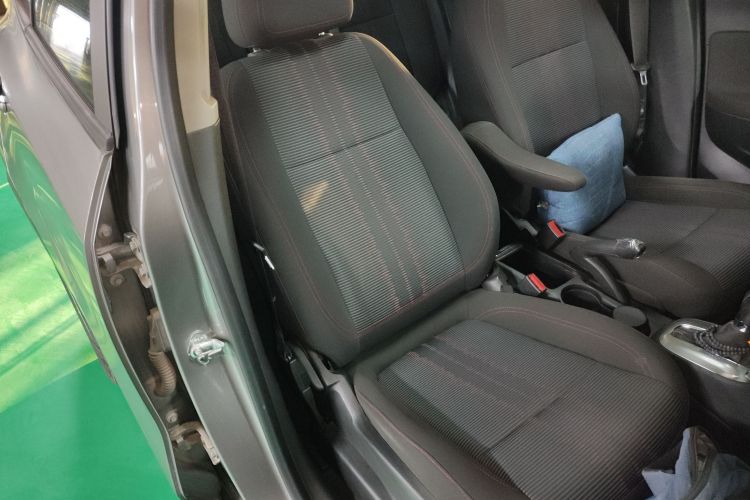 别克 昂科拉 2015款 1.4T 自动两驱都市精英型局部细节41