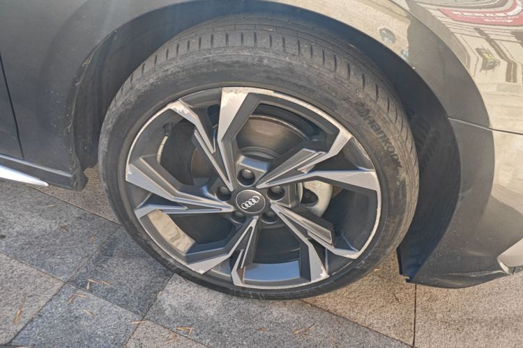 奥迪A3 2021款 Sportback 35 TFSI 进享人生版车身外观10