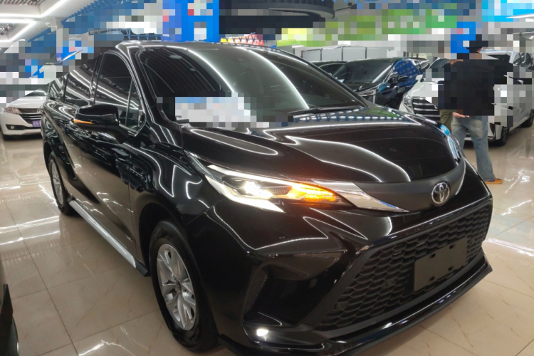 丰田 格瑞维亚 2024款 2.5L混动 舒适版车身外观3