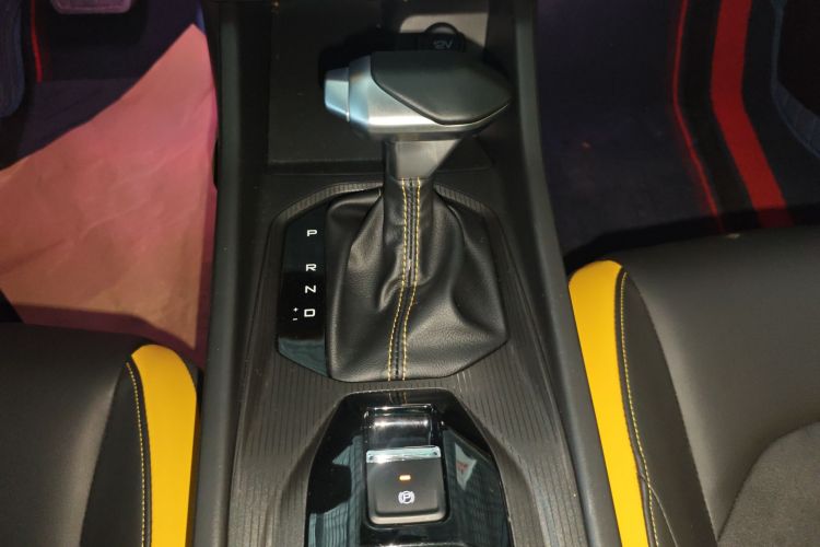 东风风神 奕炫 2023款 马赫版 1.5T 自动追猎骑士版局部细节18