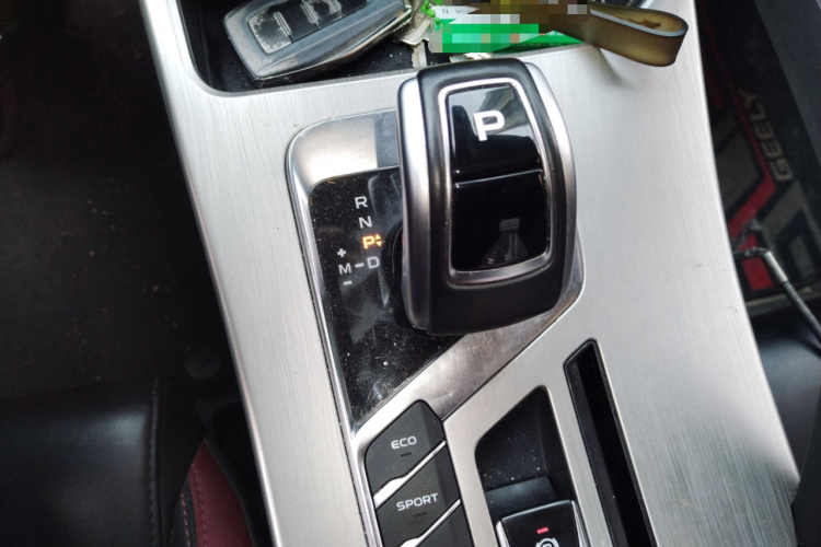 吉利汽车 缤越 2019款 运动款 260T DCT Battle 国VI中控内饰18