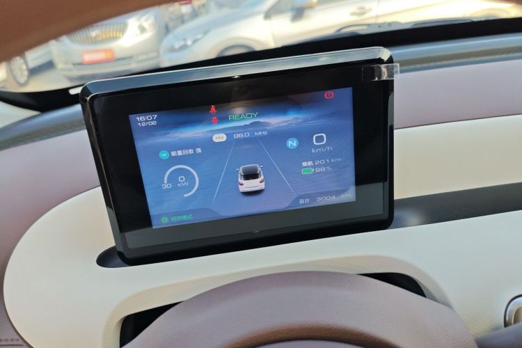 五菱汽车 五菱缤果 2025款 203km 轻享款中控内饰14