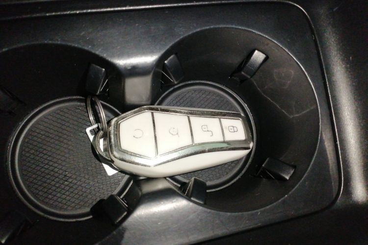 比亚迪 秦PLUS 2024款 荣耀版 DM-i 55KM领先型中控内饰7001