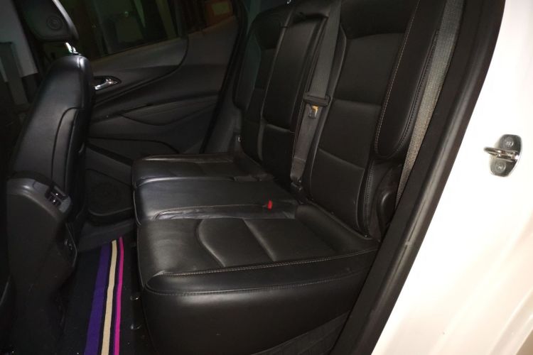 雪佛兰 探界者 2017款 550T 自动四驱捍界版中控内饰7004