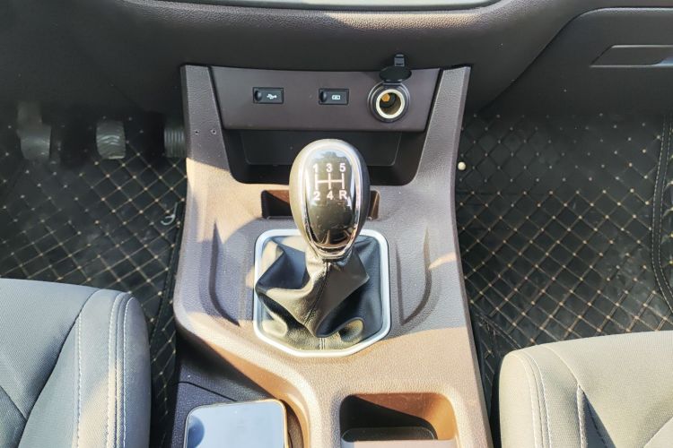 BAW北汽制造 锐胜王牌M7 2023款 1.6L 标轴创富型 7座中控内饰18